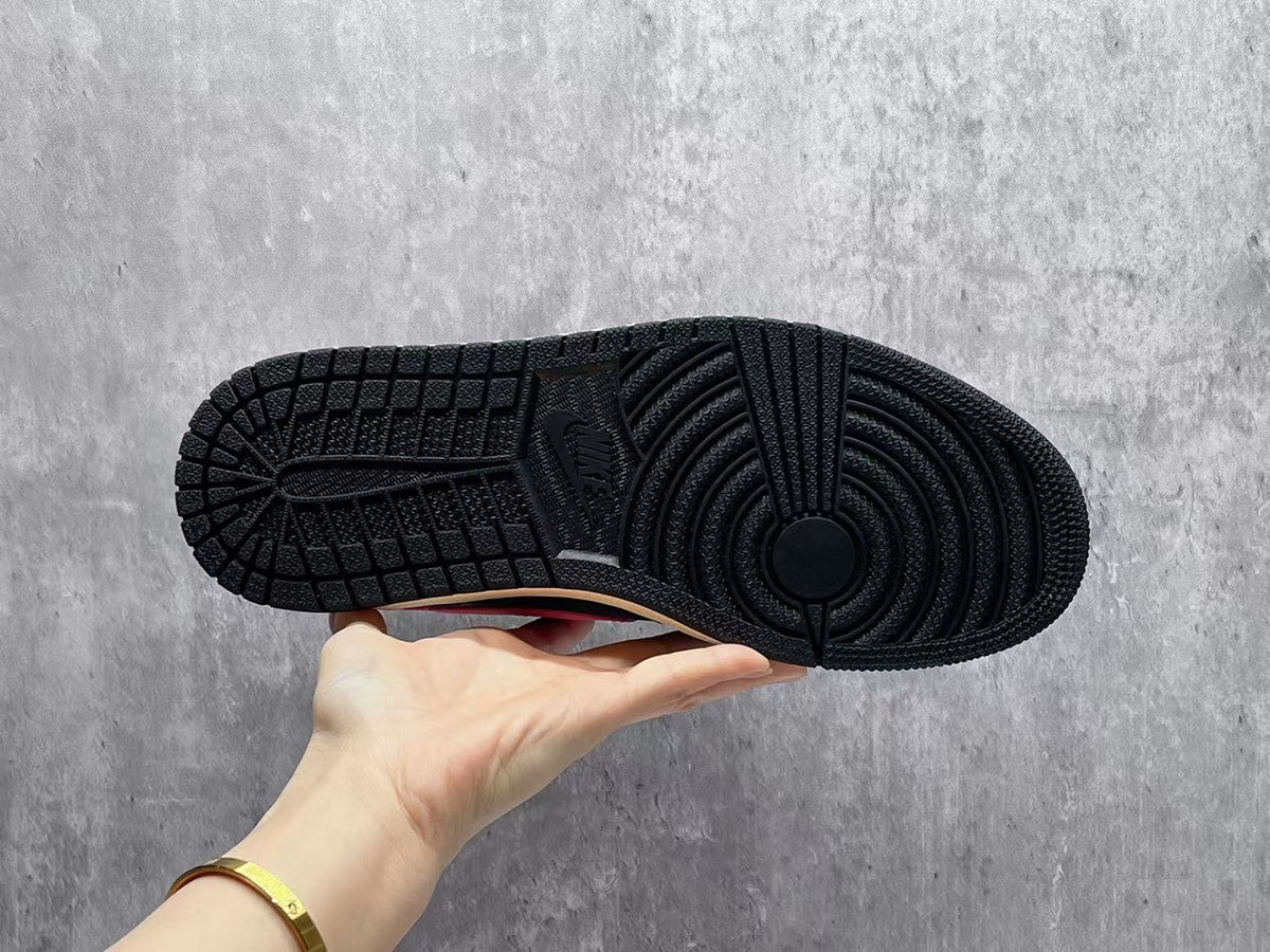 Air Jordan 1 Retro Low OG “Black/Varsity Red”