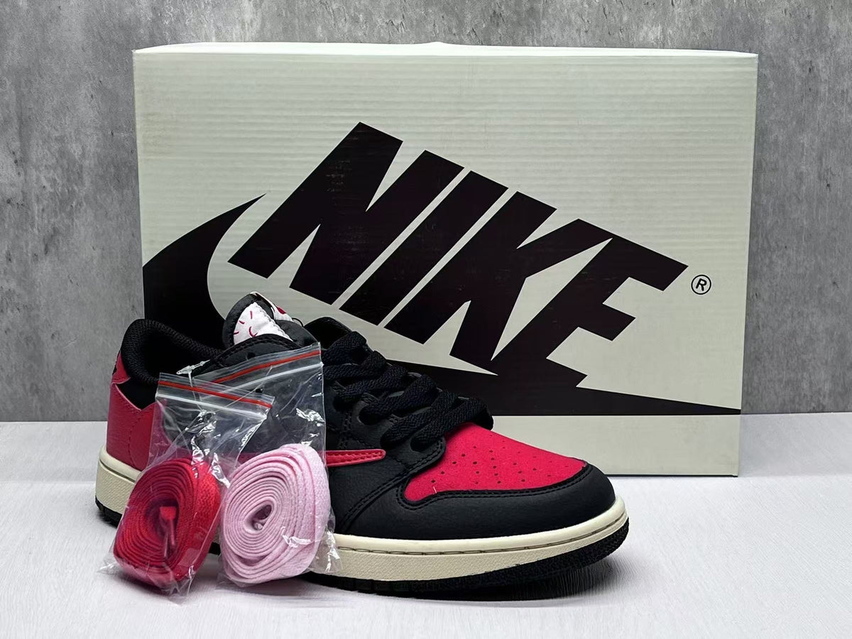 Air Jordan 1 Retro Low OG “Black/Varsity Red”